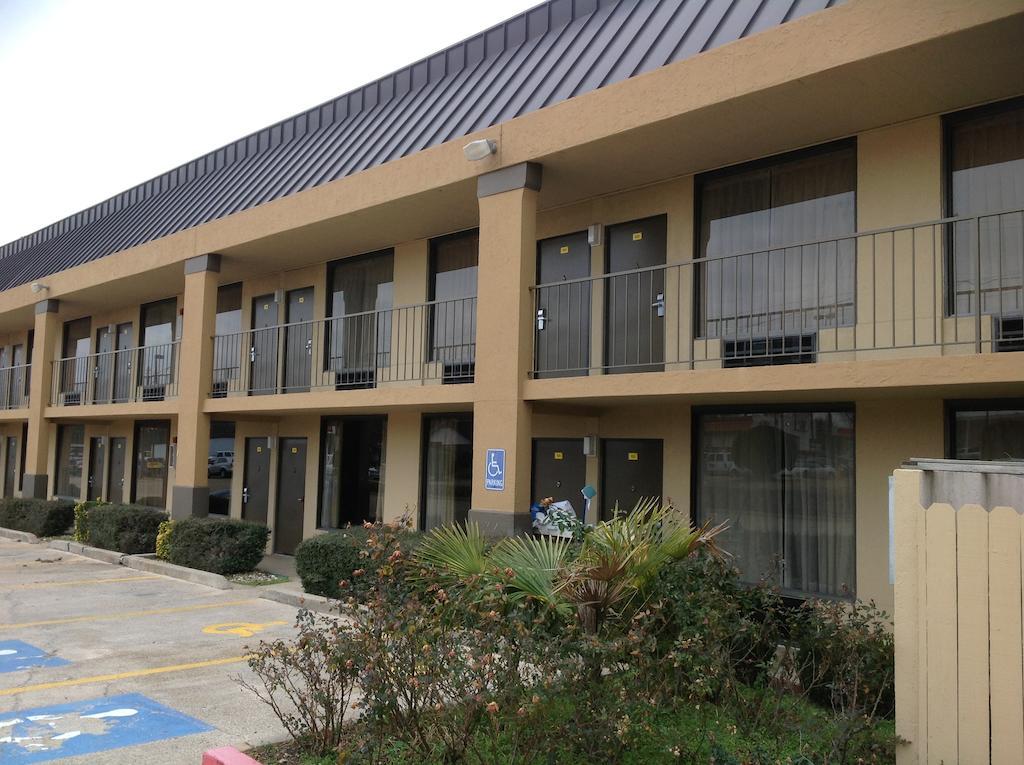 ซูเปอร์ 8 บาย วินด์แฮม ลองก์วิว/นอร์ท Motel ลองวิว ภายนอก รูปภาพ