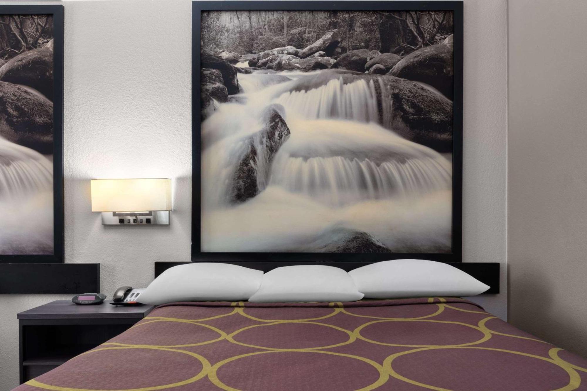ซูเปอร์ 8 บาย วินด์แฮม ลองก์วิว/นอร์ท Motel ลองวิว ภายนอก รูปภาพ
