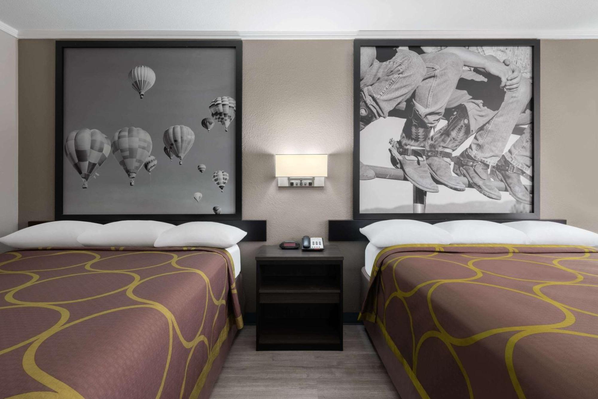 ซูเปอร์ 8 บาย วินด์แฮม ลองก์วิว/นอร์ท Motel ลองวิว ภายนอก รูปภาพ