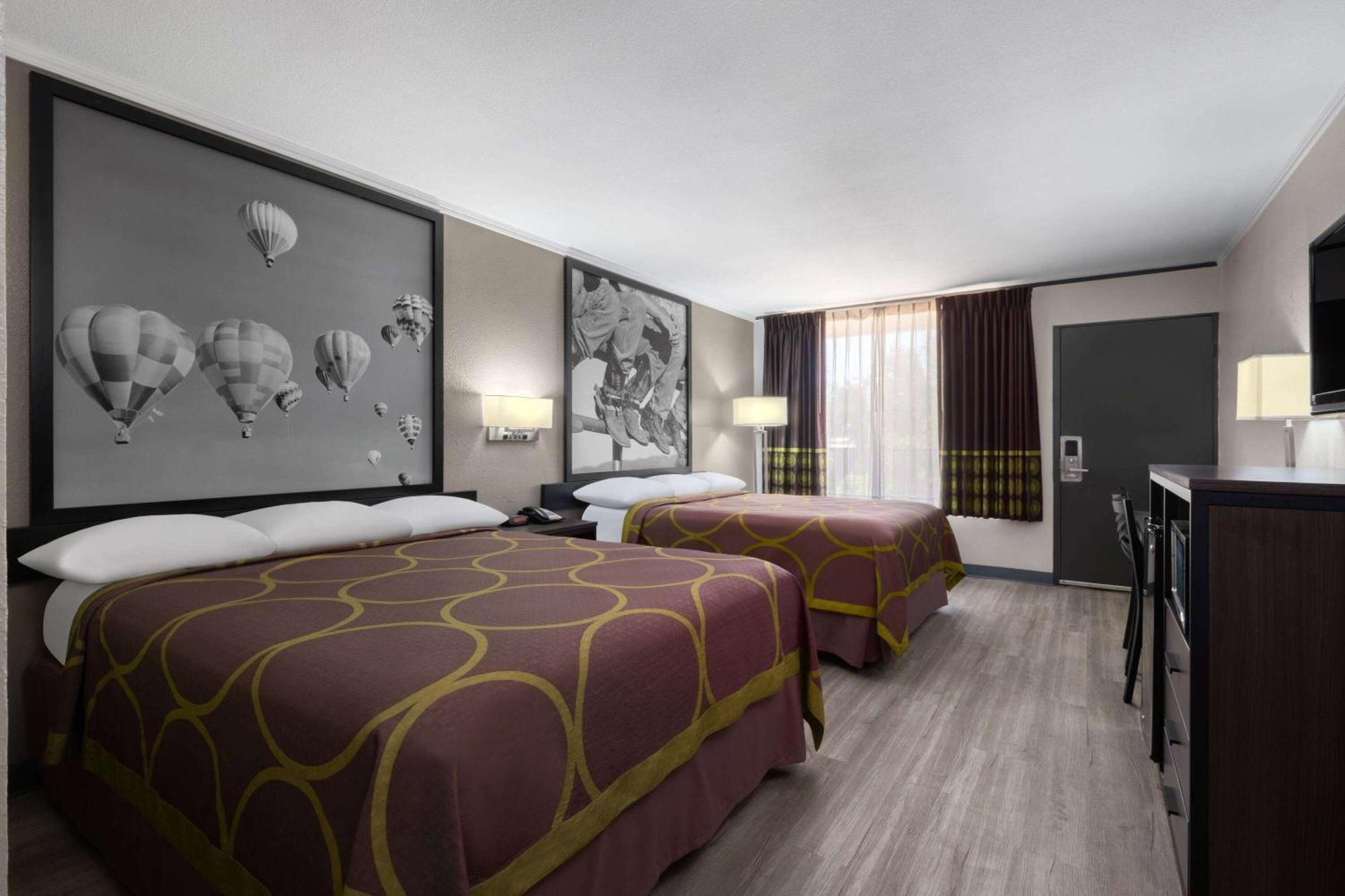 ซูเปอร์ 8 บาย วินด์แฮม ลองก์วิว/นอร์ท Motel ลองวิว ภายนอก รูปภาพ